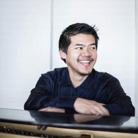 钢琴家蔡永祥将在表演艺术系列活动中表演.